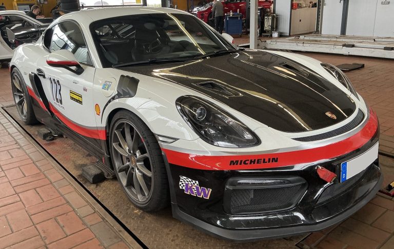 Wiederherstellungsgutachten Porsche Cayman GT4